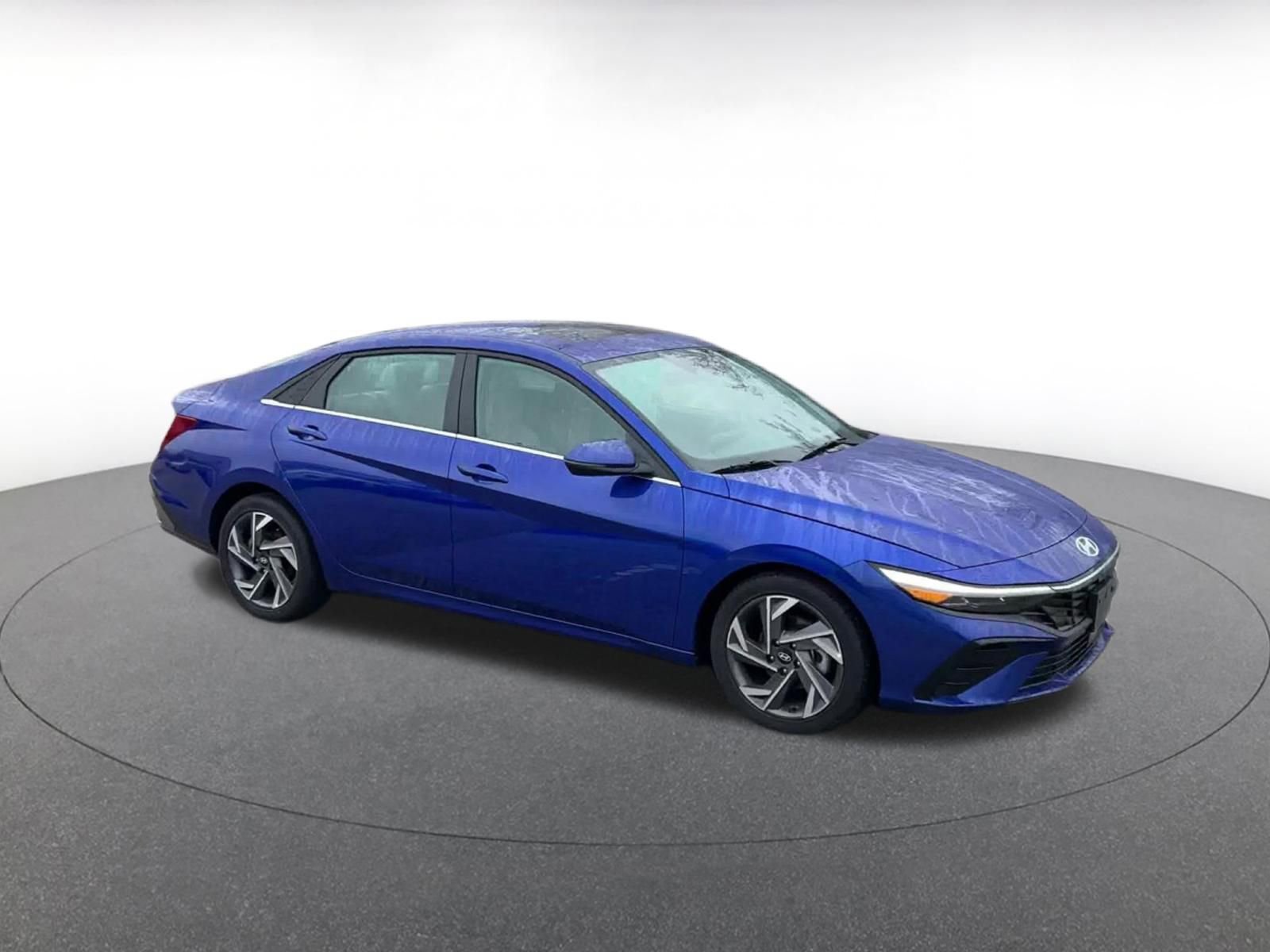 Used 2025 Hyundai Elantra Limited video 2