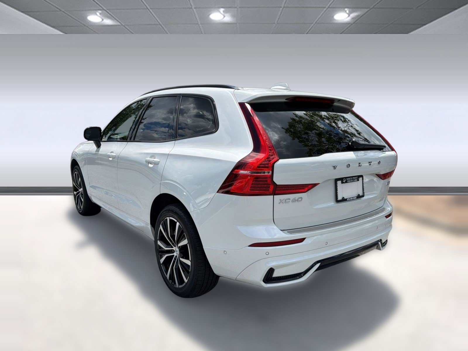 Certified 2024 Volvo XC60 B5 Plus w/ Protection Package Premier AWD/4WD image 3