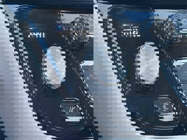 Used 2024 Chrysler Pacifica Touring-L image 20