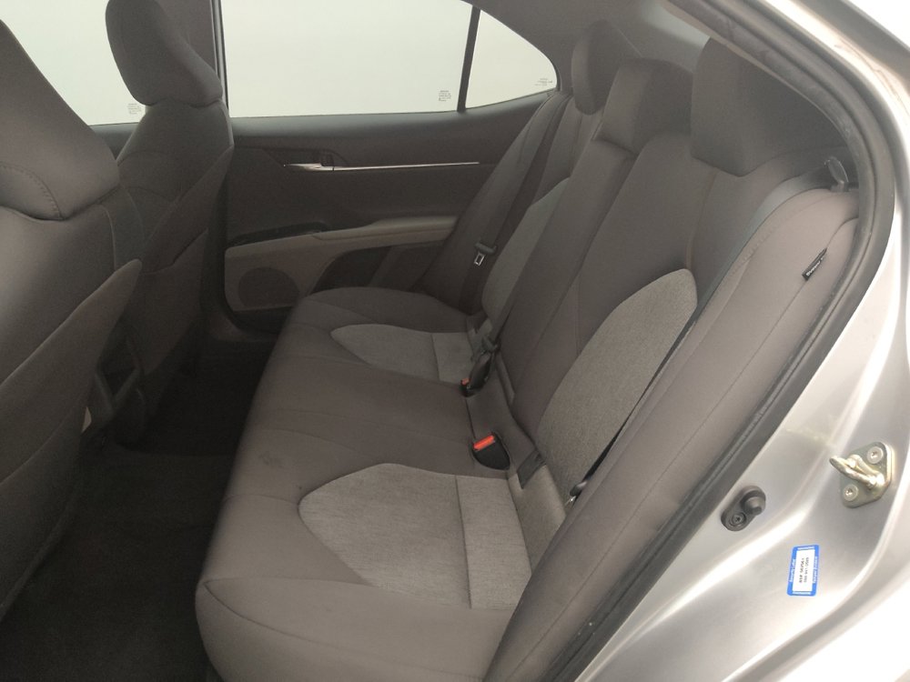 Used 2019 Toyota Camry LE image 18