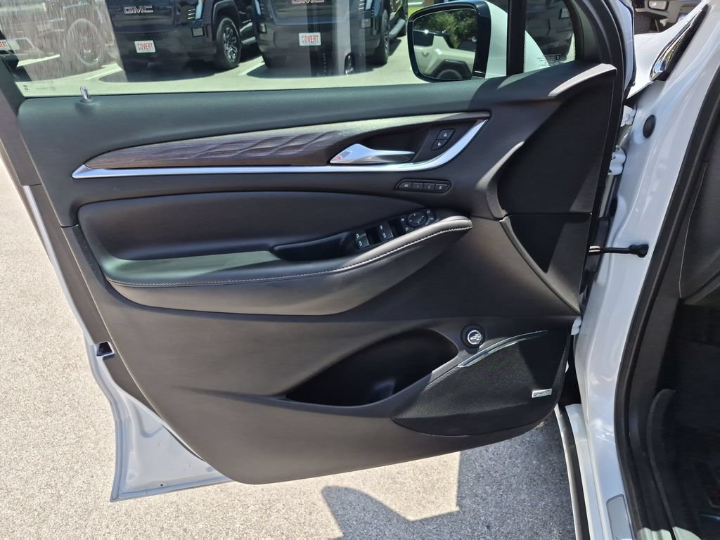 Used 2024 Buick Enclave Avenir w/ Avenir Technology Package FWD image 19