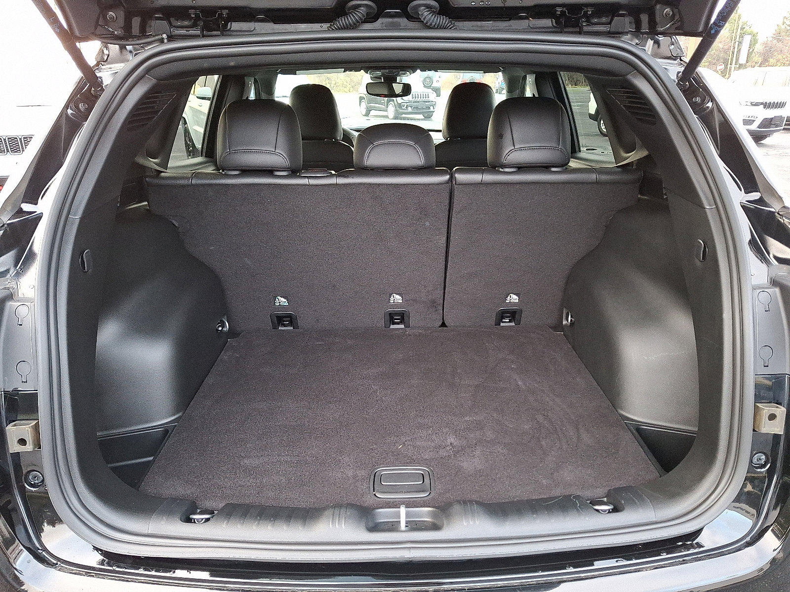 Certified 2024 Jeep Compass Limited image 27