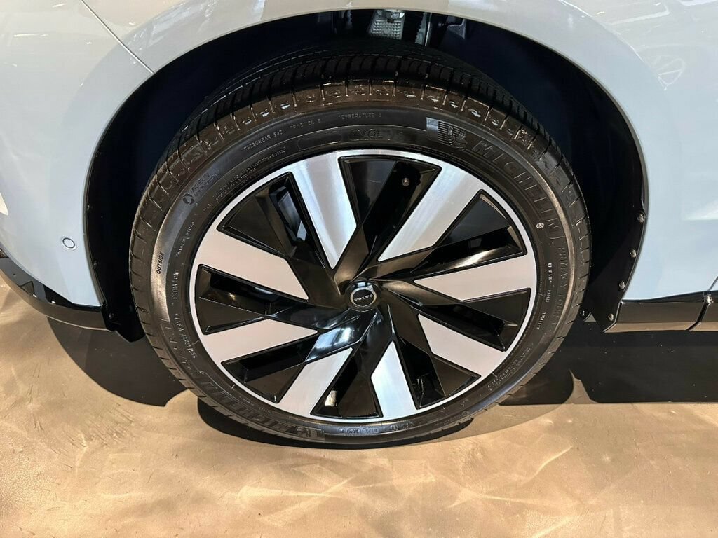 Used 2025 Volvo EX90 Ultra AWD/4WD image 10