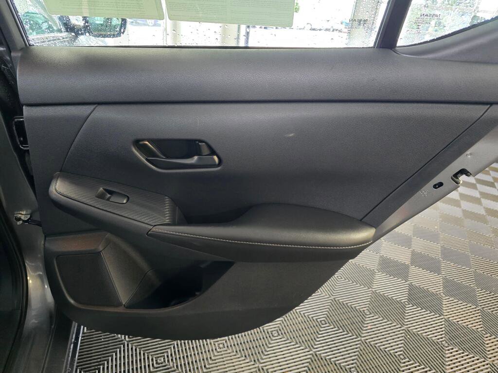 Used 2024 Nissan Sentra SV FWD image 39