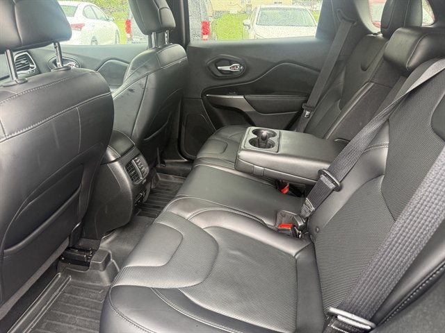 Used 2019 Jeep Cherokee Limited AWD/4WD image 25