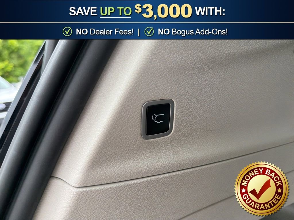 Used 2024 Chrysler Pacifica Touring-L FWD image 13