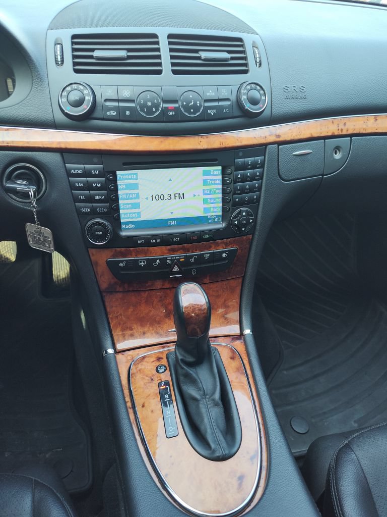 Used 2006 Mercedes-Benz E 350 4MATIC Sedan image 8