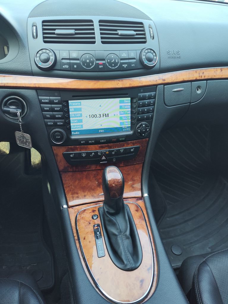 Used 2006 Mercedes-Benz E 350 4MATIC Sedan image 8
