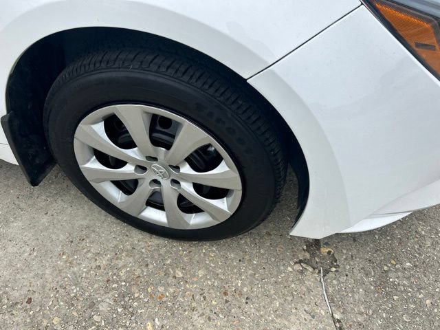 Used 2025 Toyota Corolla LE FWD image 17
