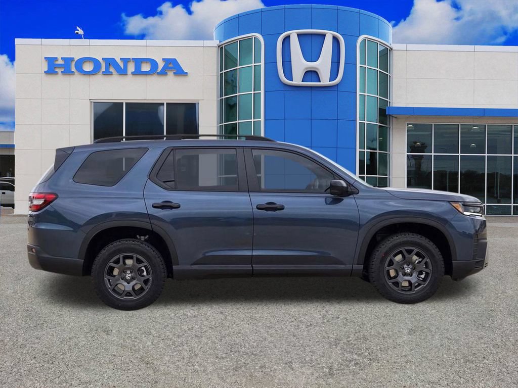 New 2026 Honda Pilot TrailSport image 2