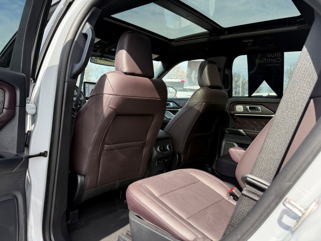 Certified 2025 Ford Explorer Platinum w/ LUX Leather Package AWD/4WD image 18