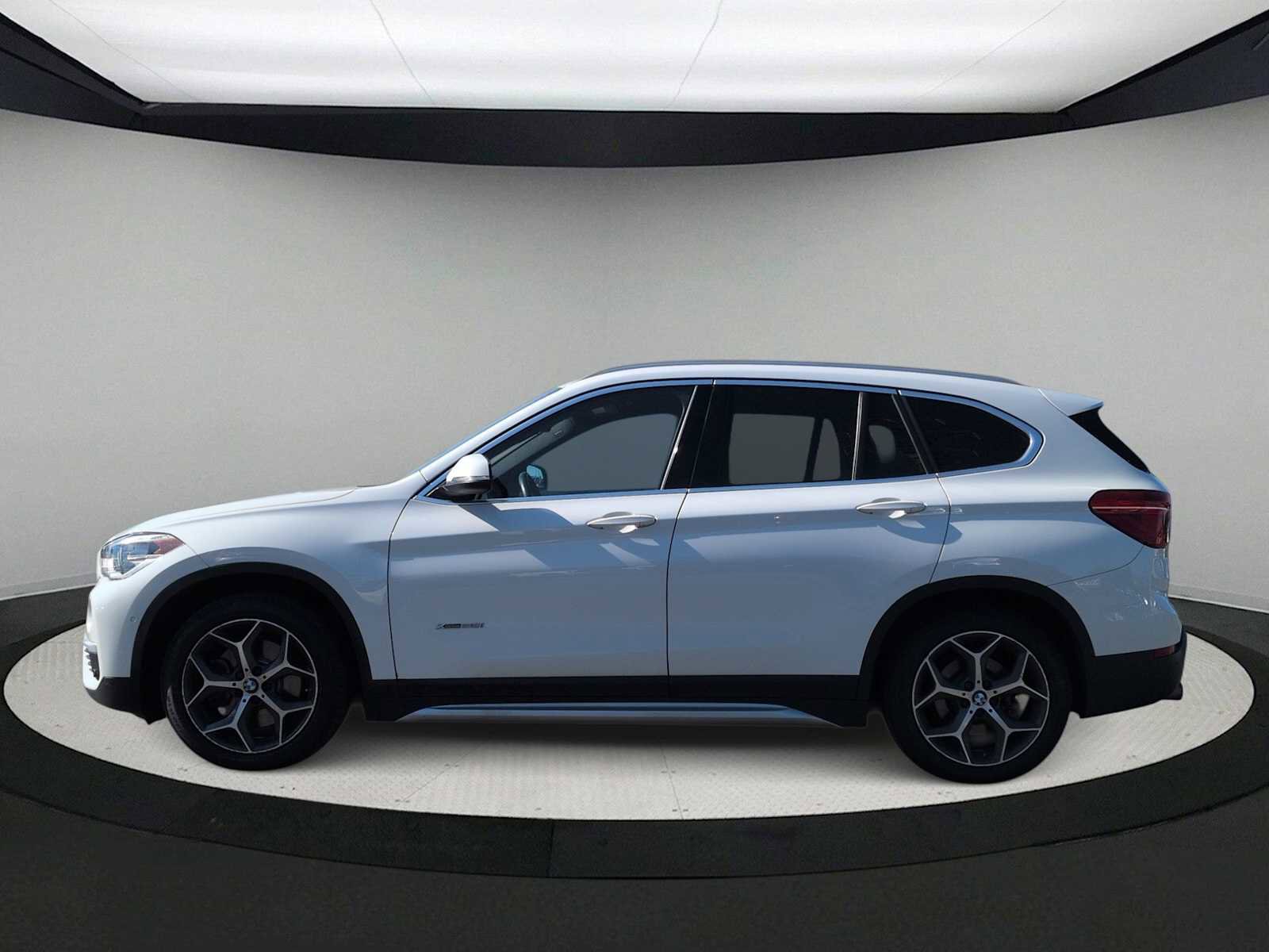 Used 2016 BMW X1 xDrive28i AWD/4WD image 5