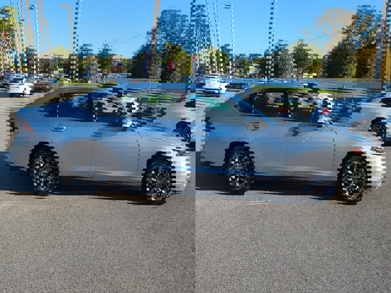Used 2024 Honda Accord EX image 3