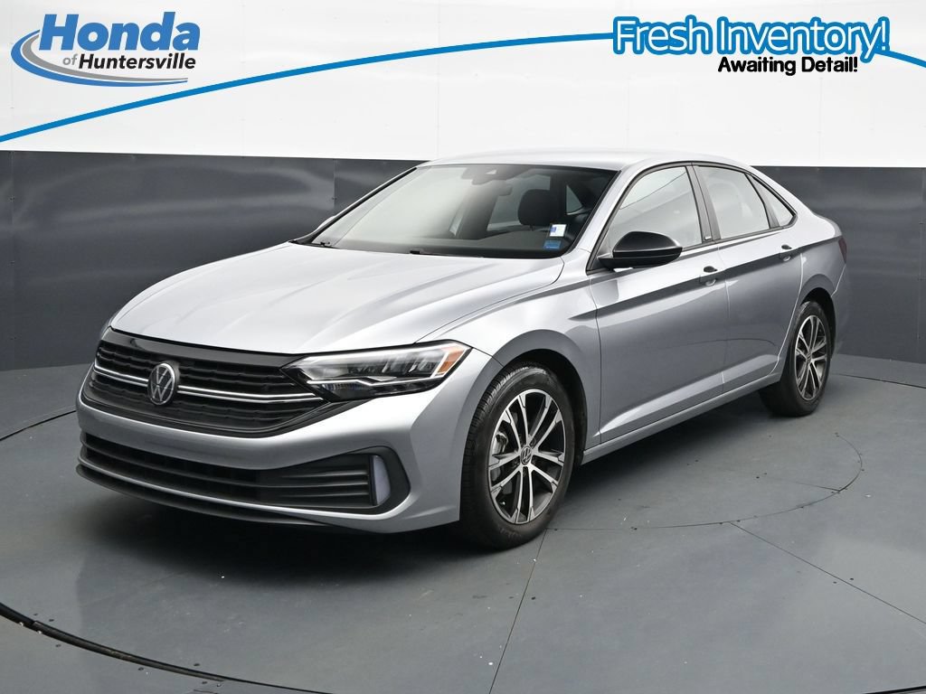 Used 2024 Volkswagen Jetta Sport FWD image 4