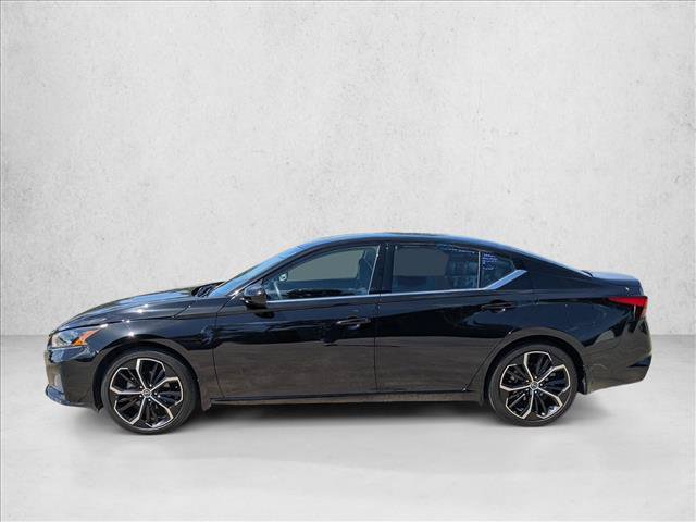Used 2024 Nissan Altima 2.5 SR w/ SR Premium Package FWD image 9