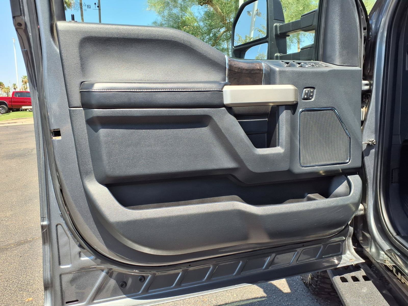 Used 2022 Ford F250 Lariat w/ Tremor Off-Road Package AWD/4WD image 19