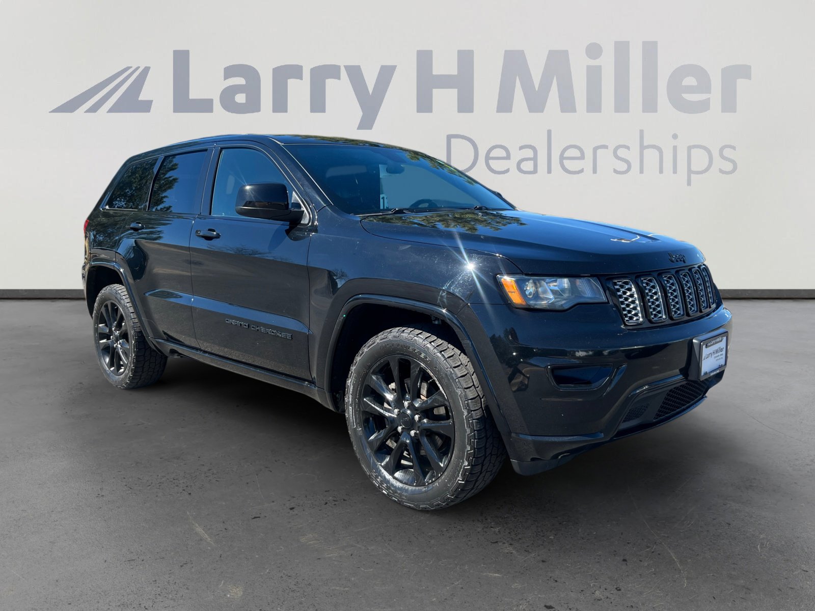 Used 2018 Jeep Grand Cherokee Altitude image 7