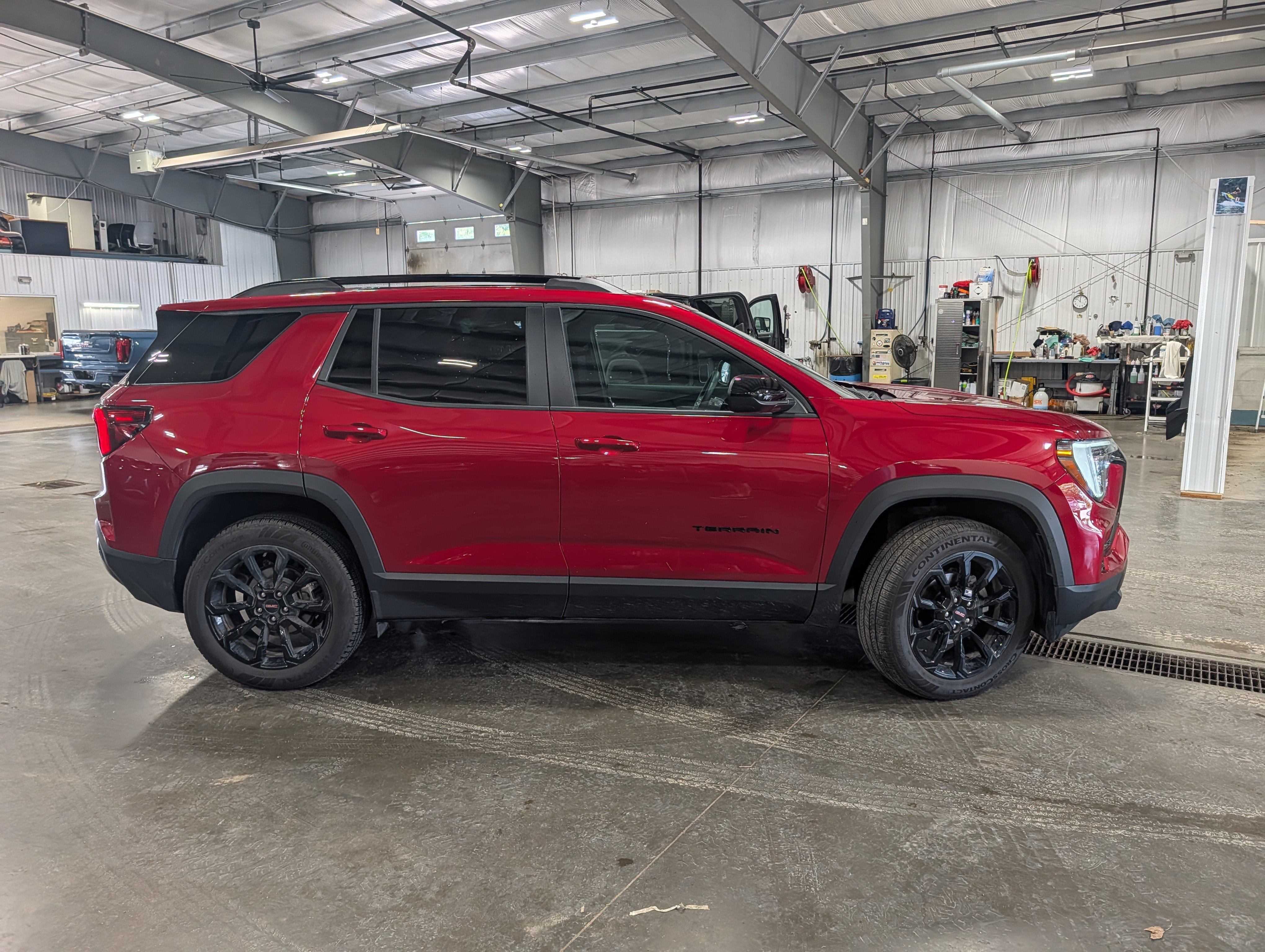 Used 2026 GMC Terrain Elevation w/ Elevation Premium Package AWD/4WD image 2