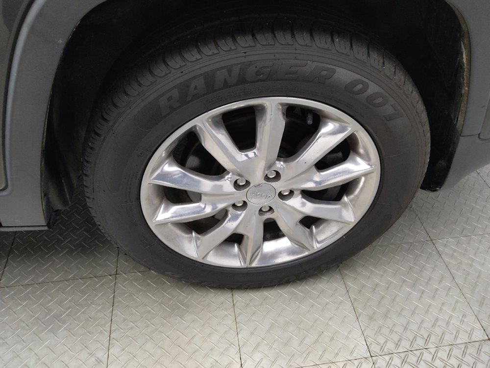 Used 2015 Jeep Cherokee Limited w/ Trailer Tow Group AWD/4WD image 31