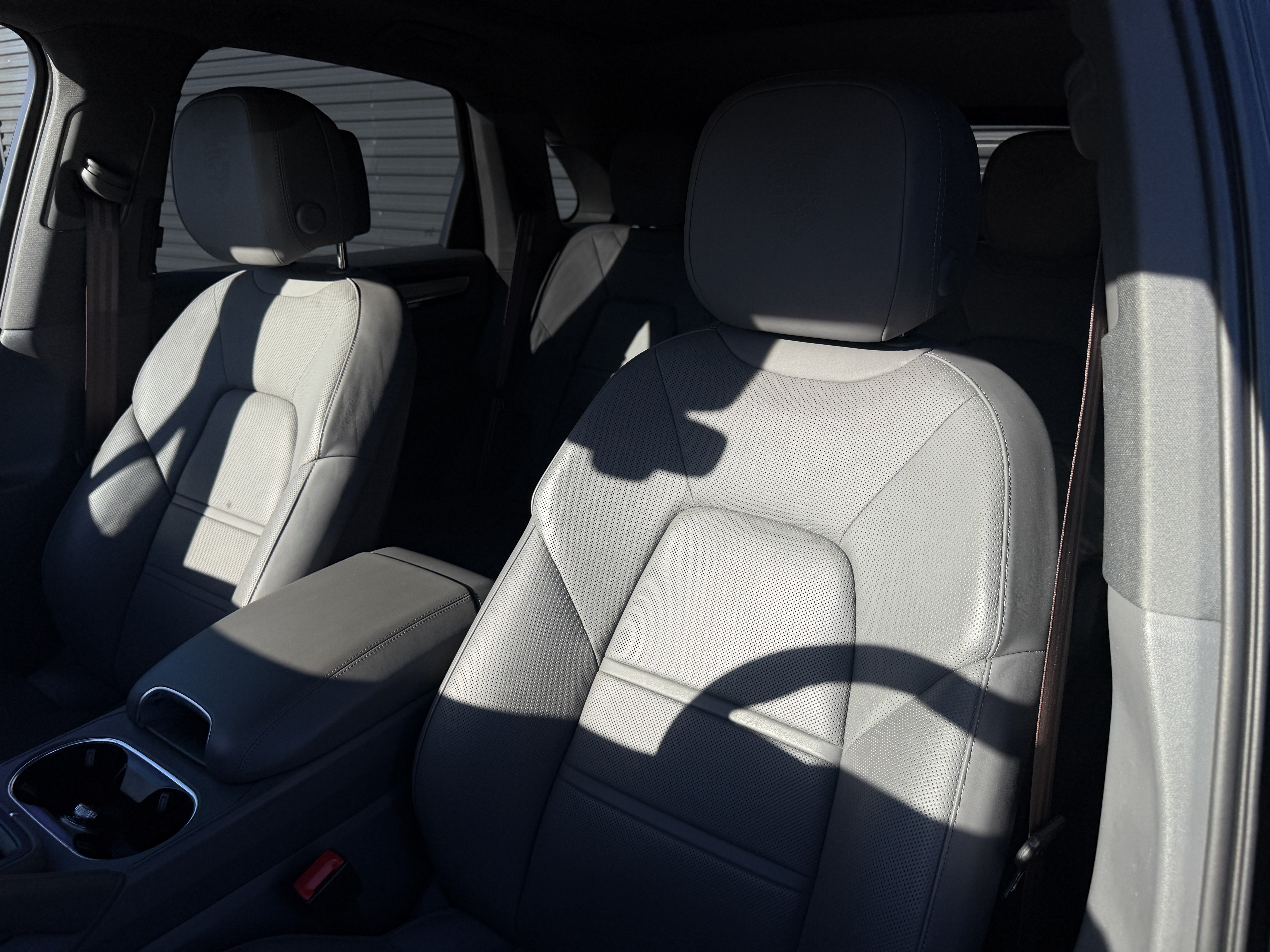 Used 2023 Porsche Cayenne S Platinum AWD/4WD image 9