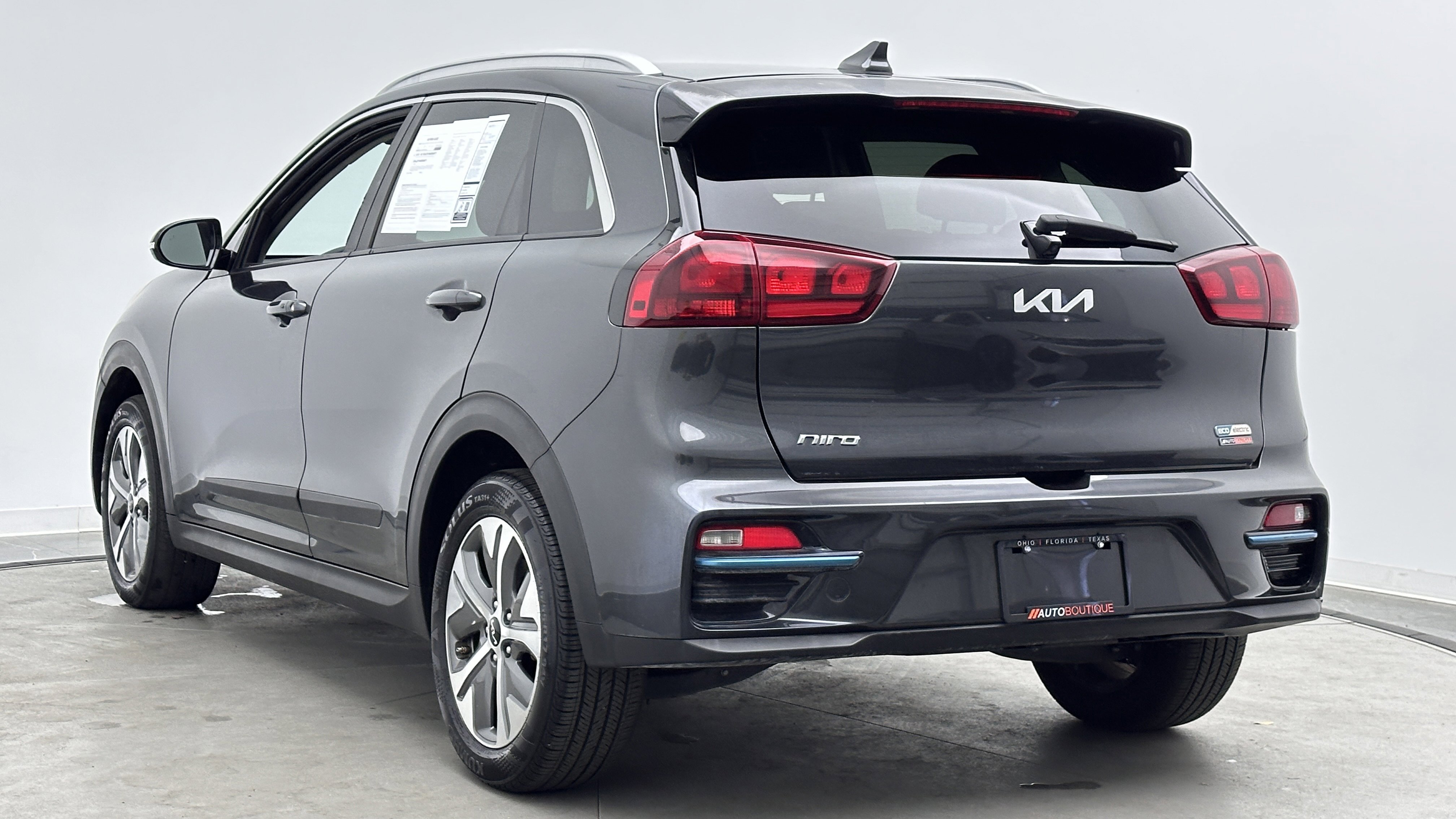 Used 2022 Kia Niro EX FWD image 6