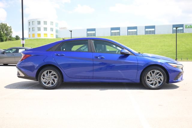 Used 2024 Hyundai Elantra SEL FWD image 4