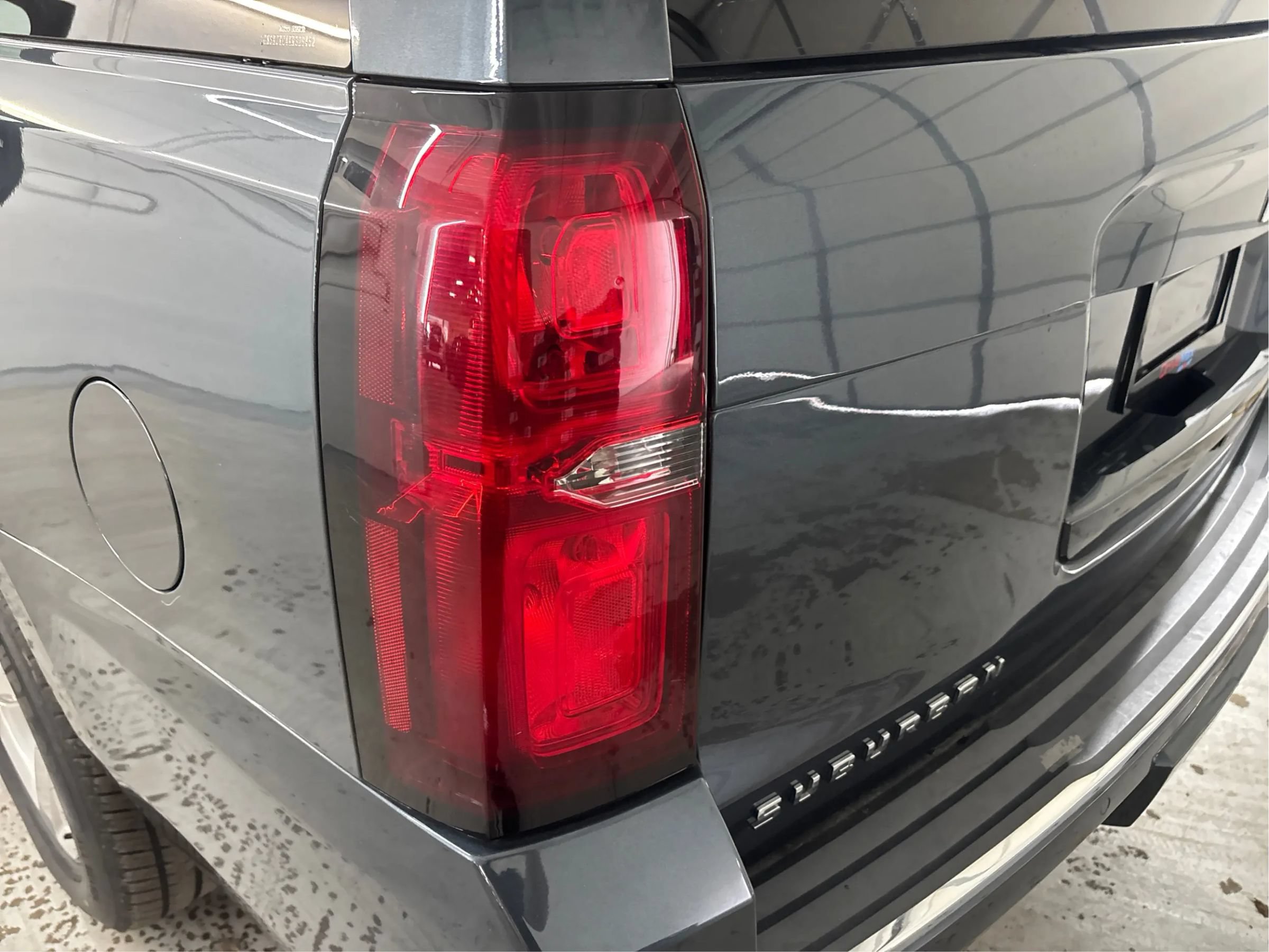 Used 2019 Chevrolet Suburban Premier AWD/4WD image 32