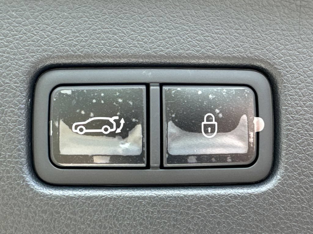 New 2027 Genesis GV70 2.5T Select AWD/4WD image 21
