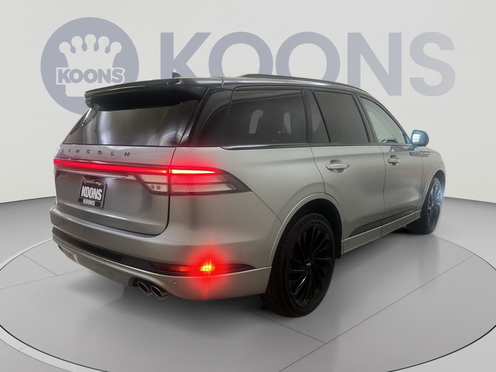Used 2023 Lincoln Aviator Black Label AWD/4WD image 8