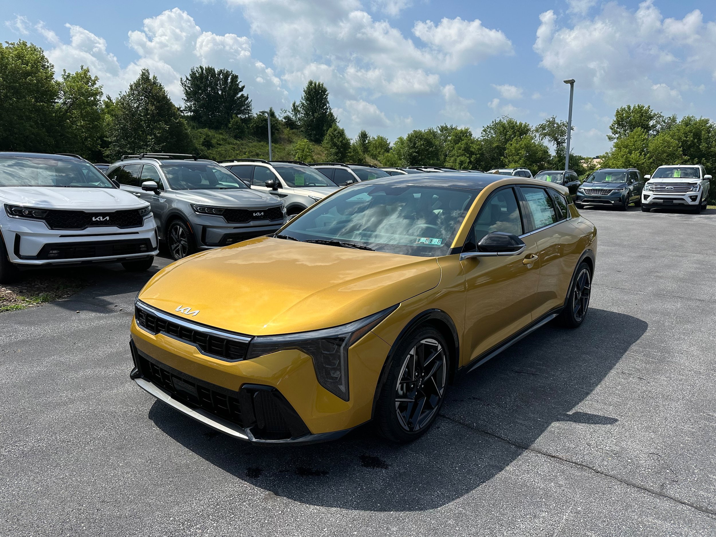 New 2026 Kia K4 GT-Line w/ GT-Line Premium Package FWD image 2