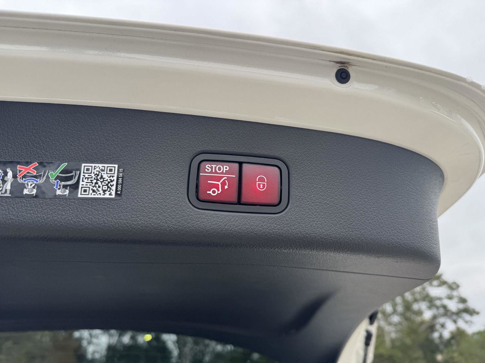 Certified 2025 Mercedes-Benz GLC 300 image 24