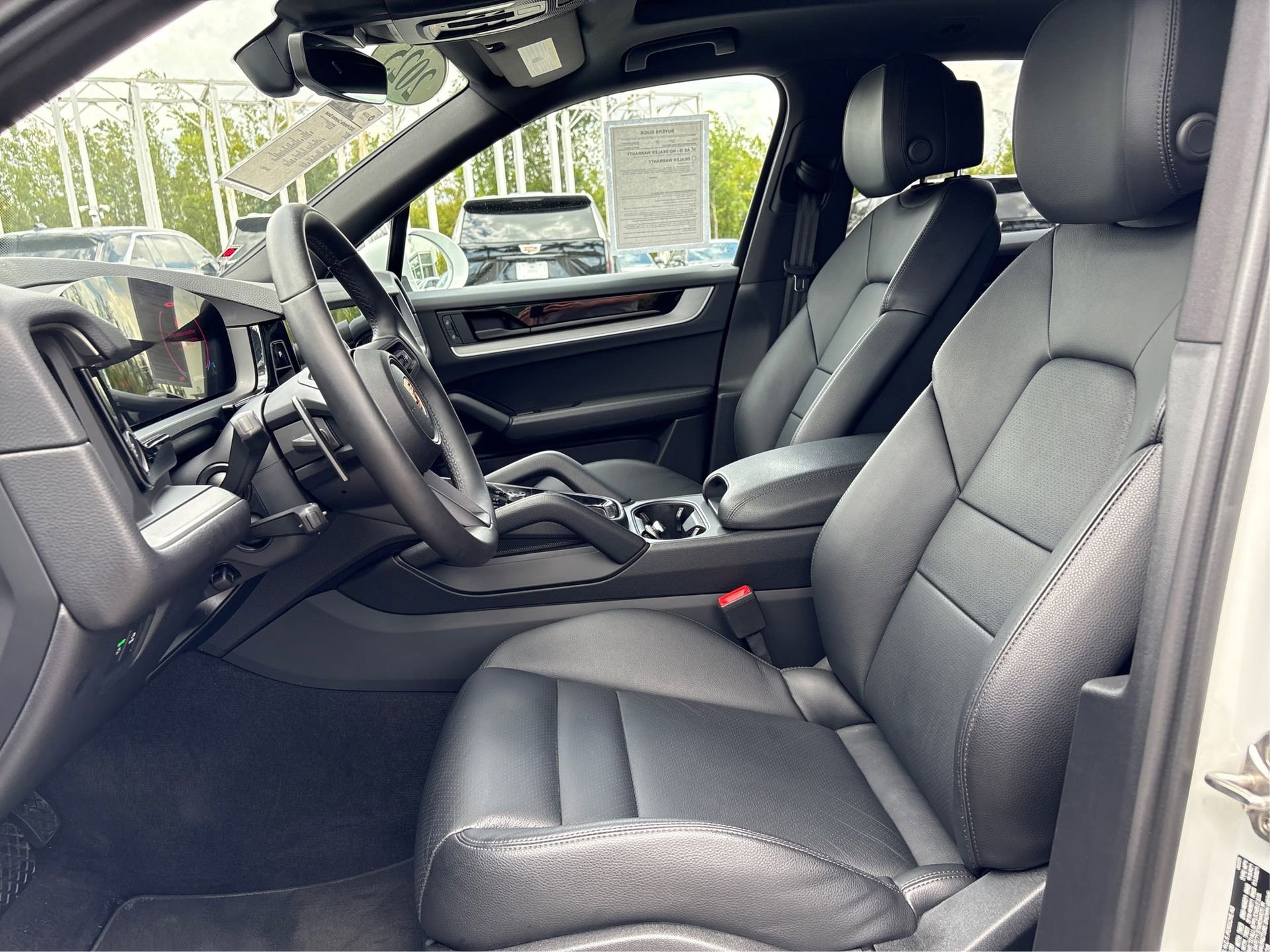 Used 2025 Porsche Cayenne AWD/4WD image 9