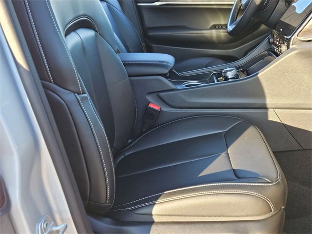 New 2025 Jeep Grand Cherokee Limited w/ Black Appearance Package image 26