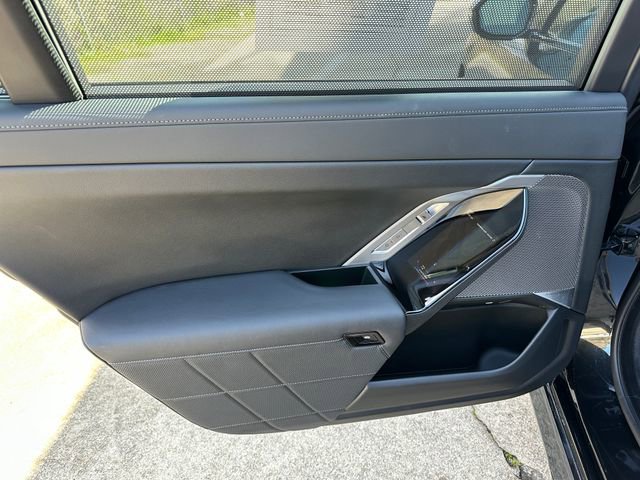 Used 2023 BMW 740i w/ Parking Assistance Package image 45