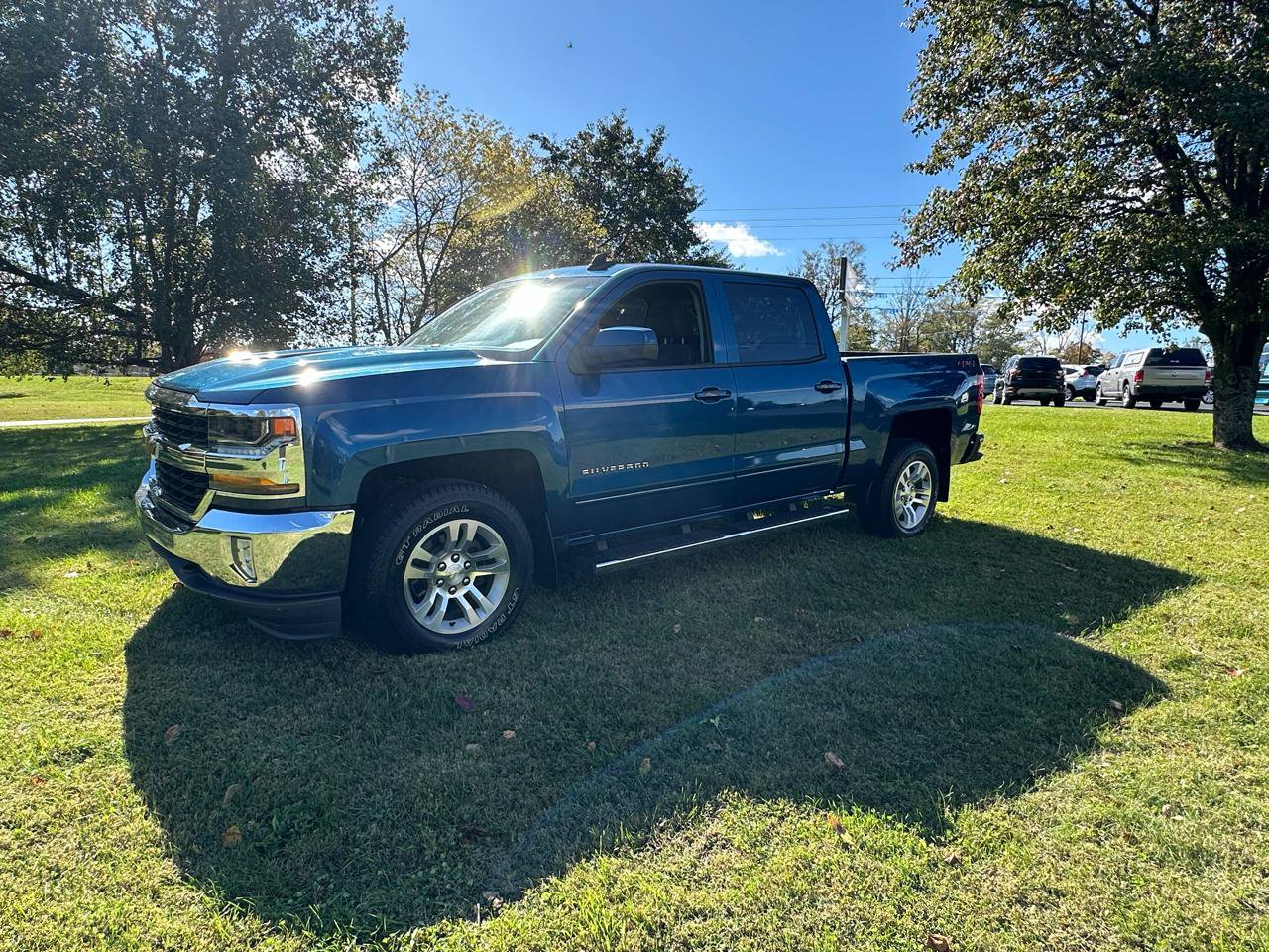 Used 2018 Chevrolet Silverado 1500 LT w/ All Star Edition AWD/4WD image 3