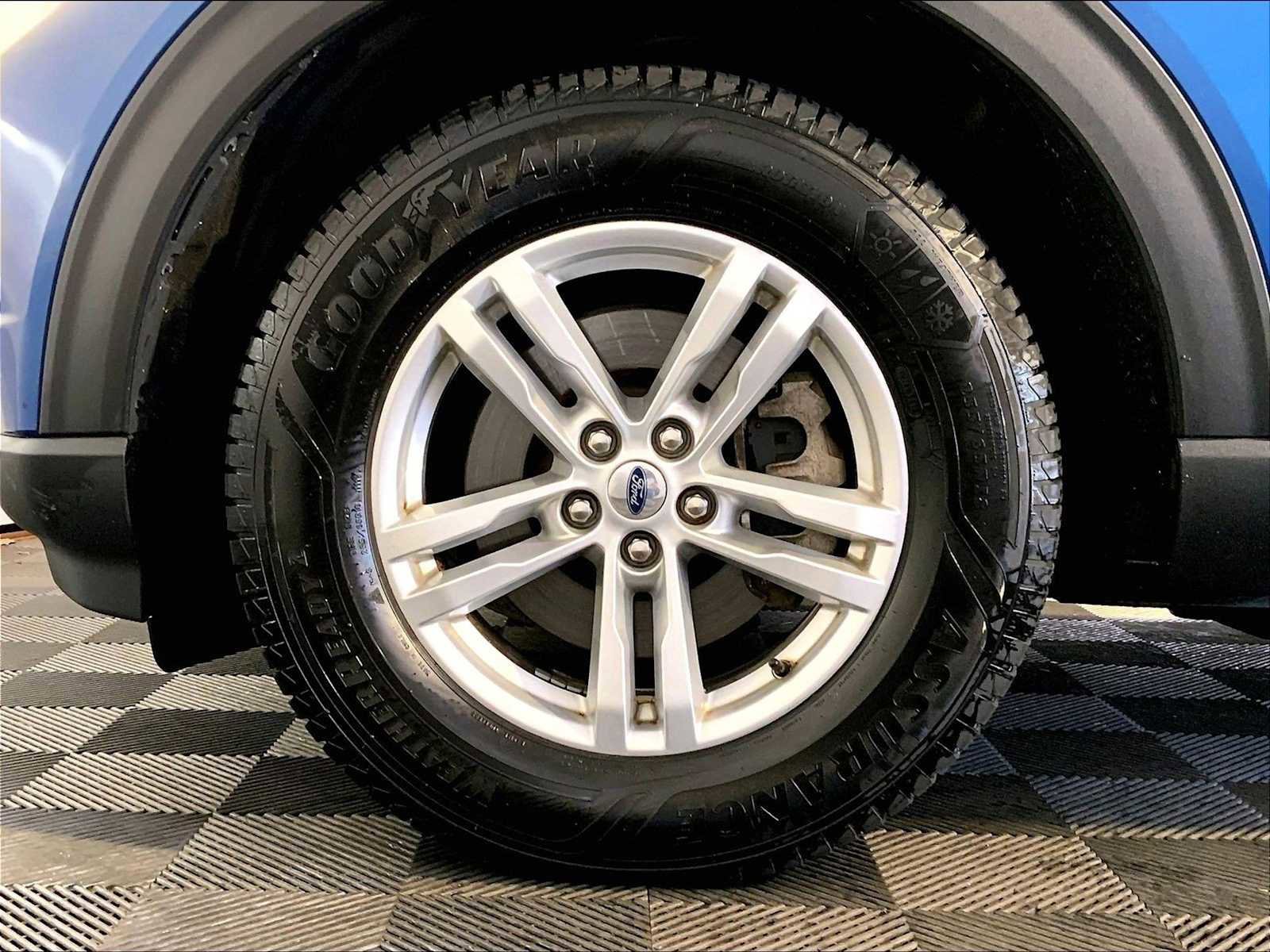 Used 2021 Ford Explorer XLT w/ Equipment Group 202A AWD/4WD image 11