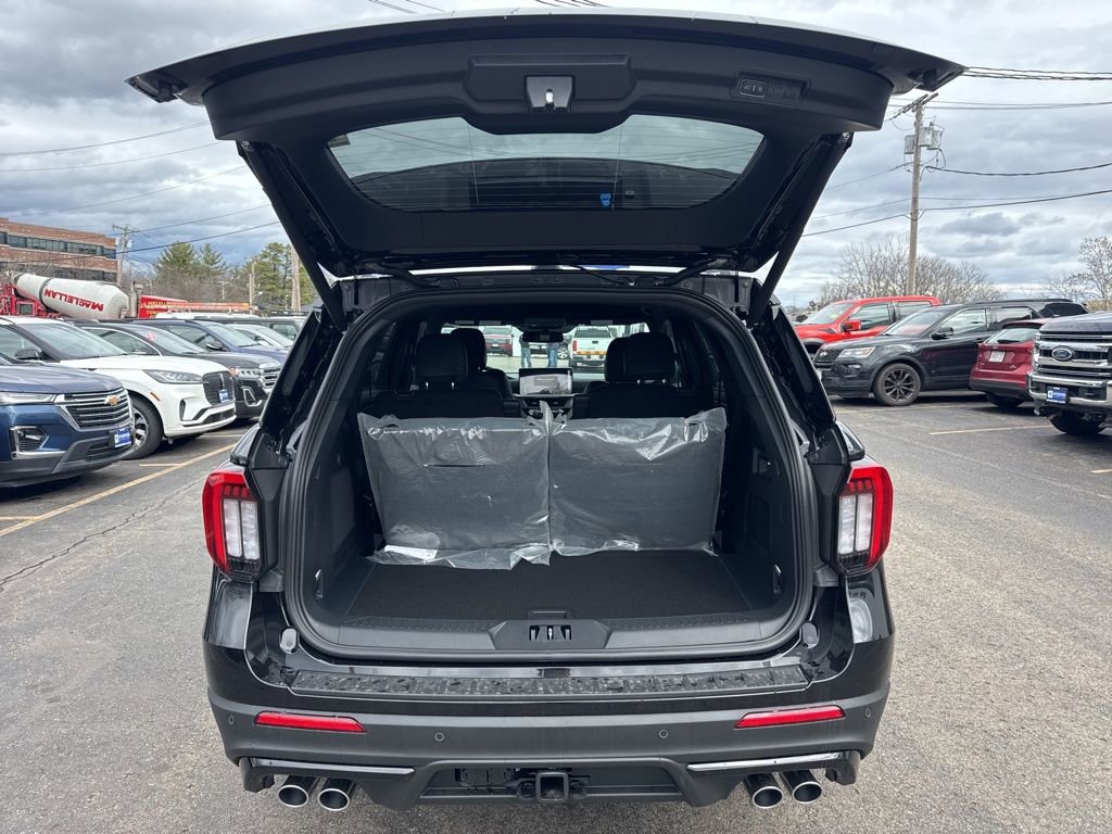 New 2026 Ford Explorer ST image 8