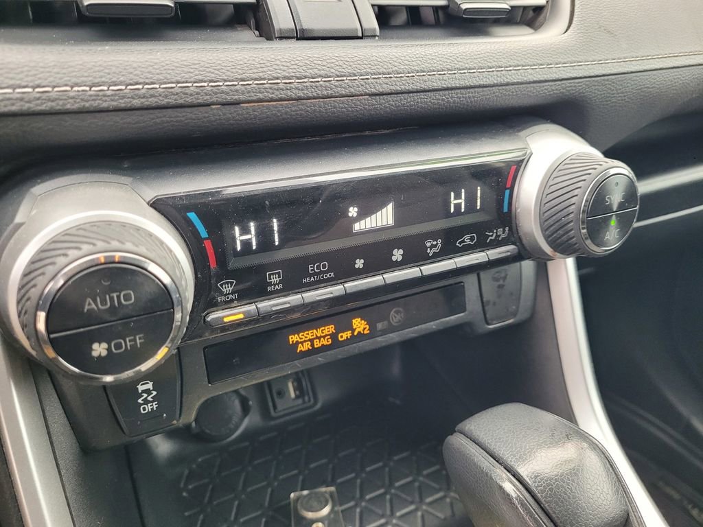Used 2019 Toyota RAV4 XLE w/ Carpet Mat Package image 16