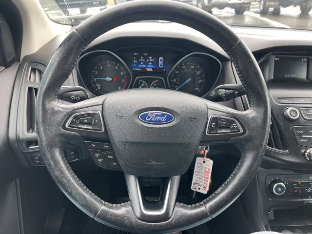 Used 2018 Ford Focus SE w/ SE Appearance Package FWD image 40