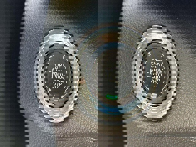 Used 2023 Buick Envision Essence image 24