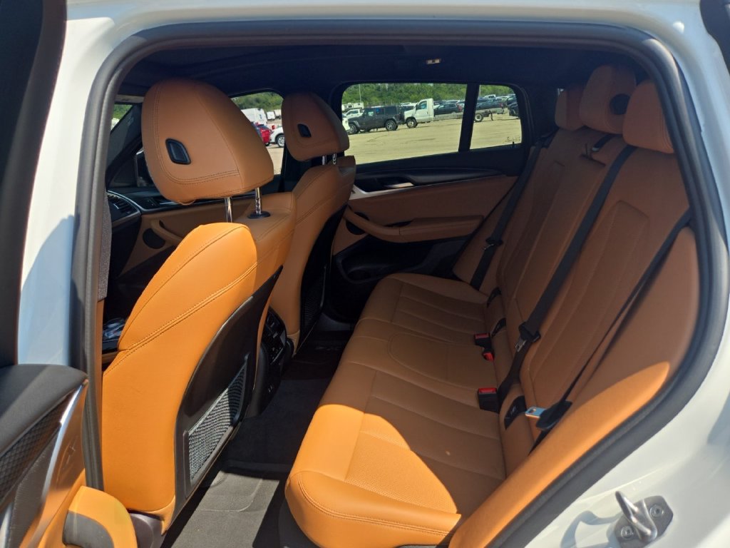 Used 2022 BMW X4 xDrive30i AWD/4WD image 4