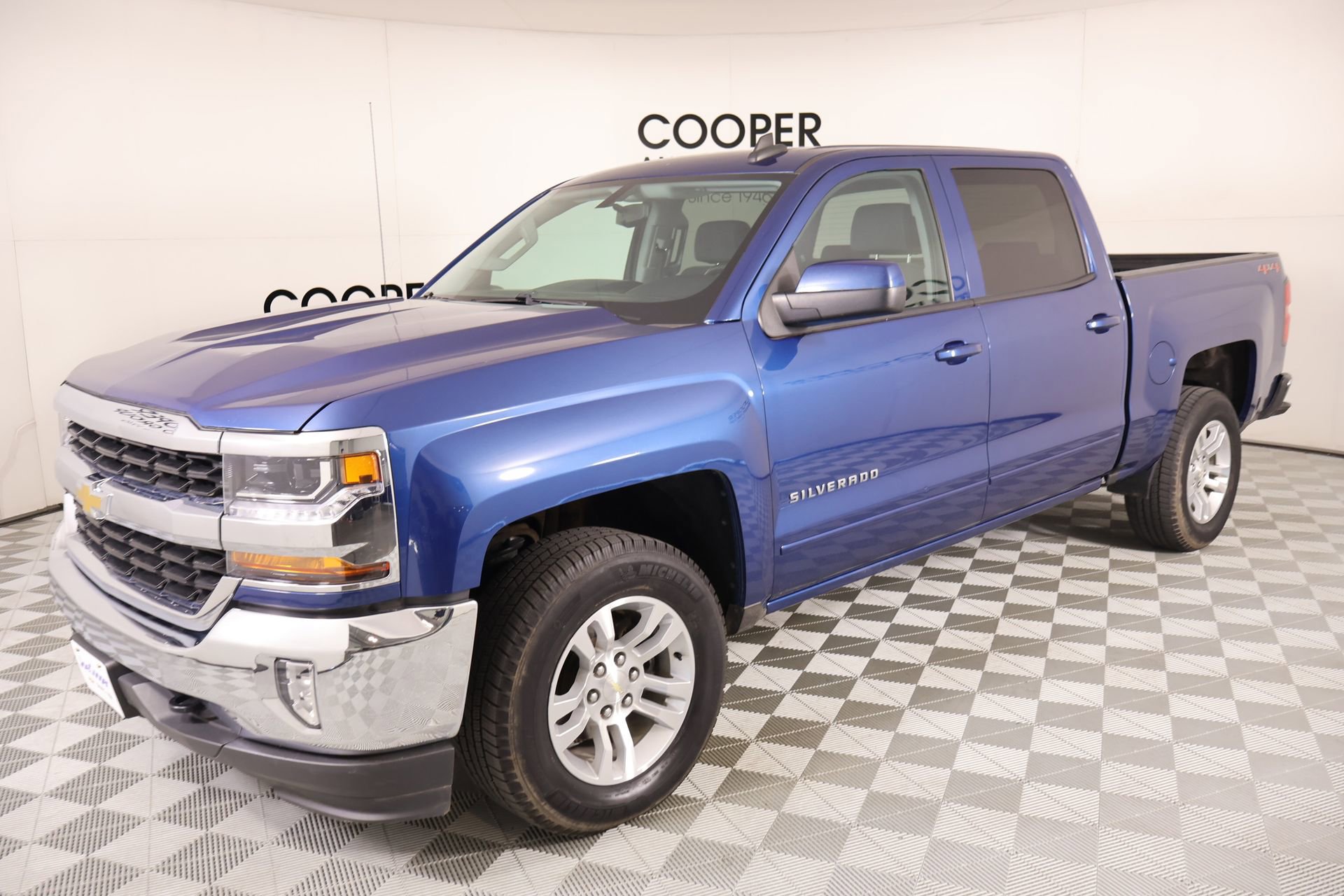 Used 2018 Chevrolet Silverado 1500 LT w/ All Star Edition image 9