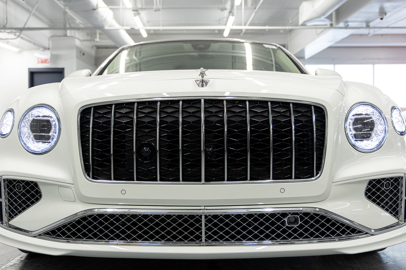 Certified 2026 Bentley Flying Spur Plug-In Hybrid image 11