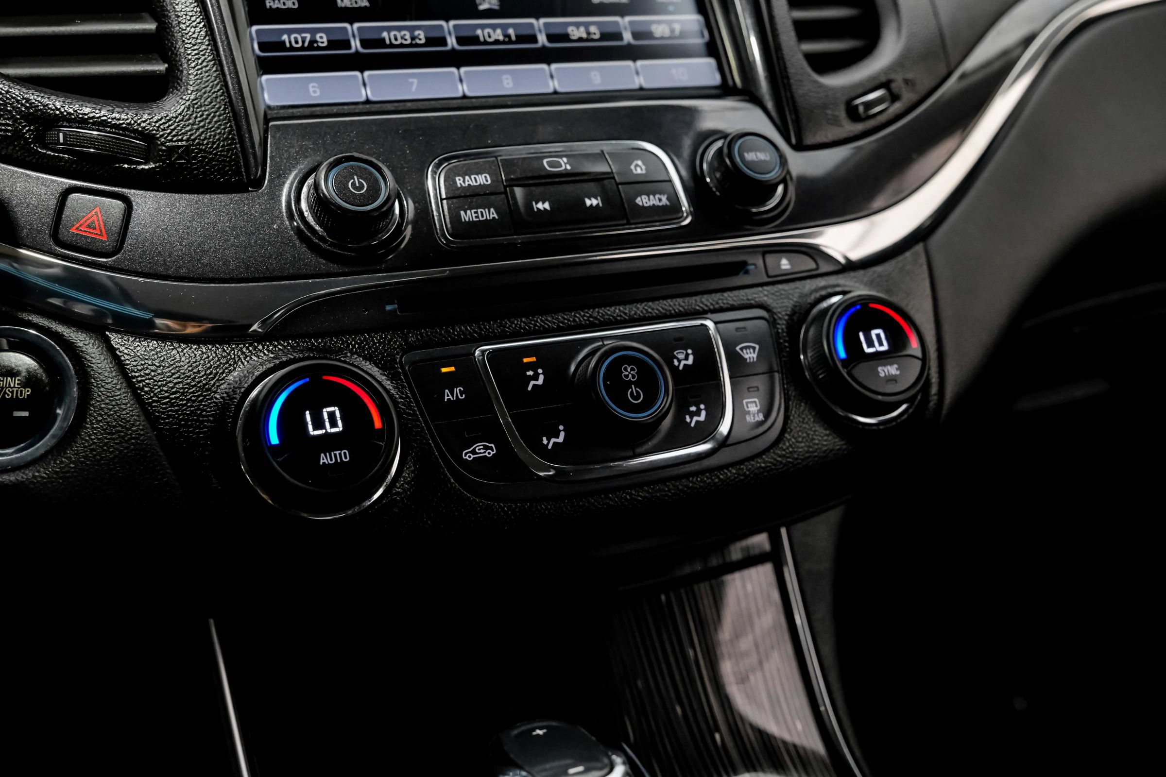 Used 2017 Chevrolet Impala Premier FWD image 32