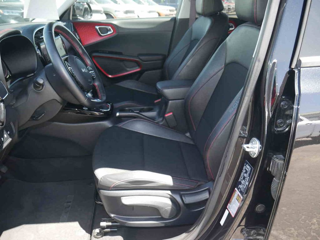 Used 2024 Kia Soul GT-Line FWD image 24
