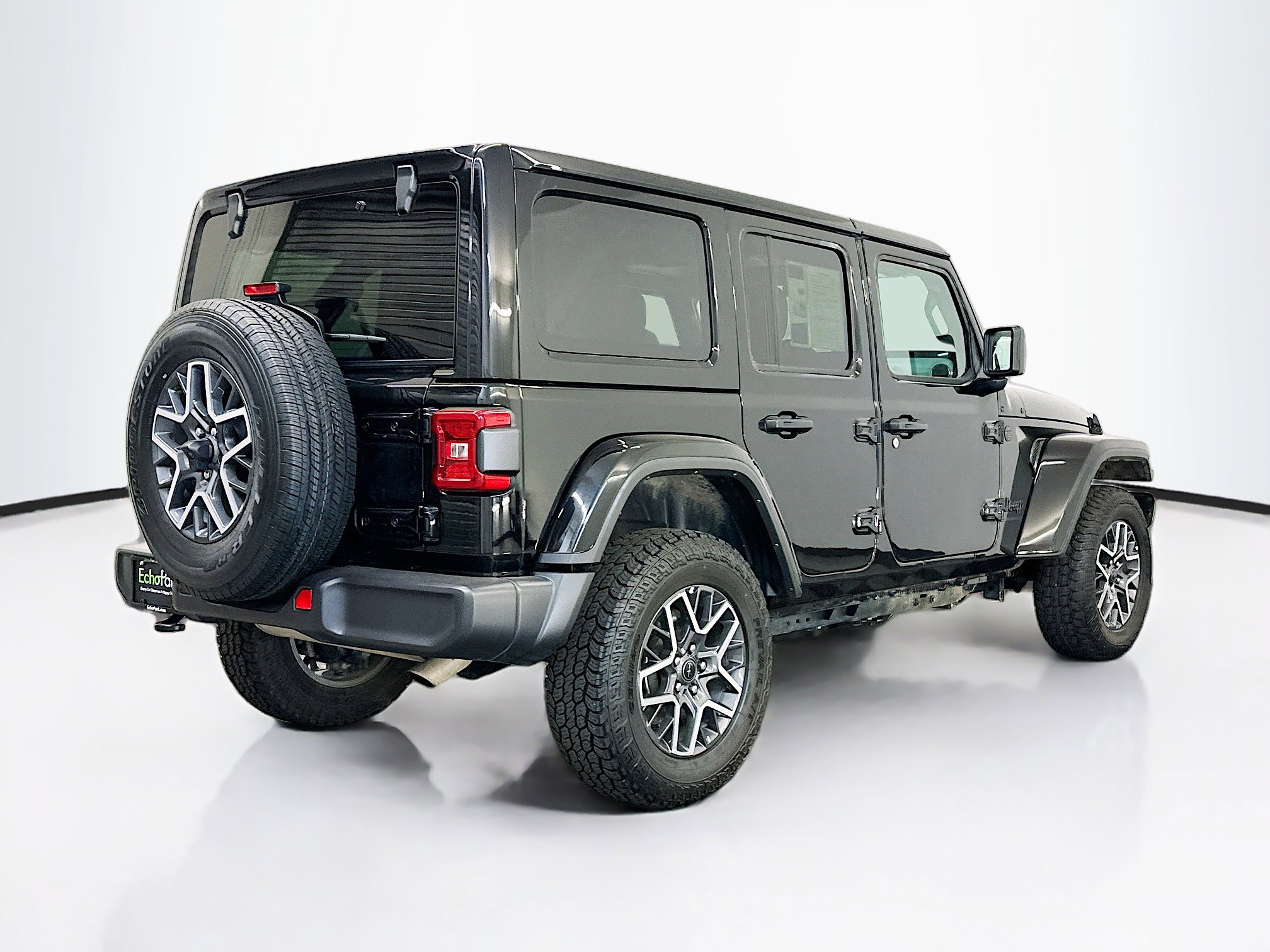 Used 2025 Jeep Wrangler Unlimited Sahara AWD/4WD image 9