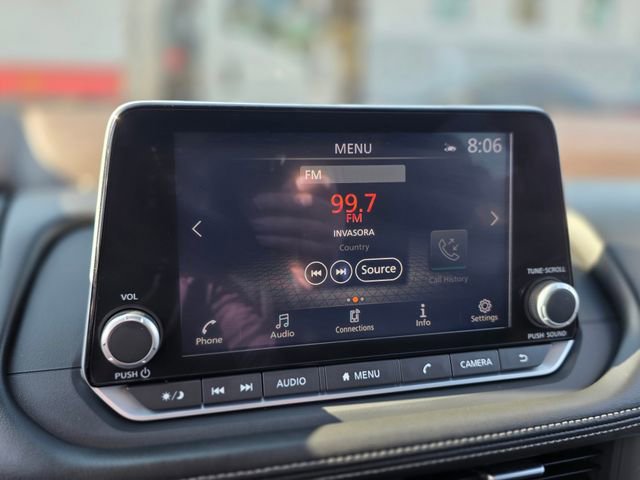 Used 2023 Nissan Rogue SV image 27