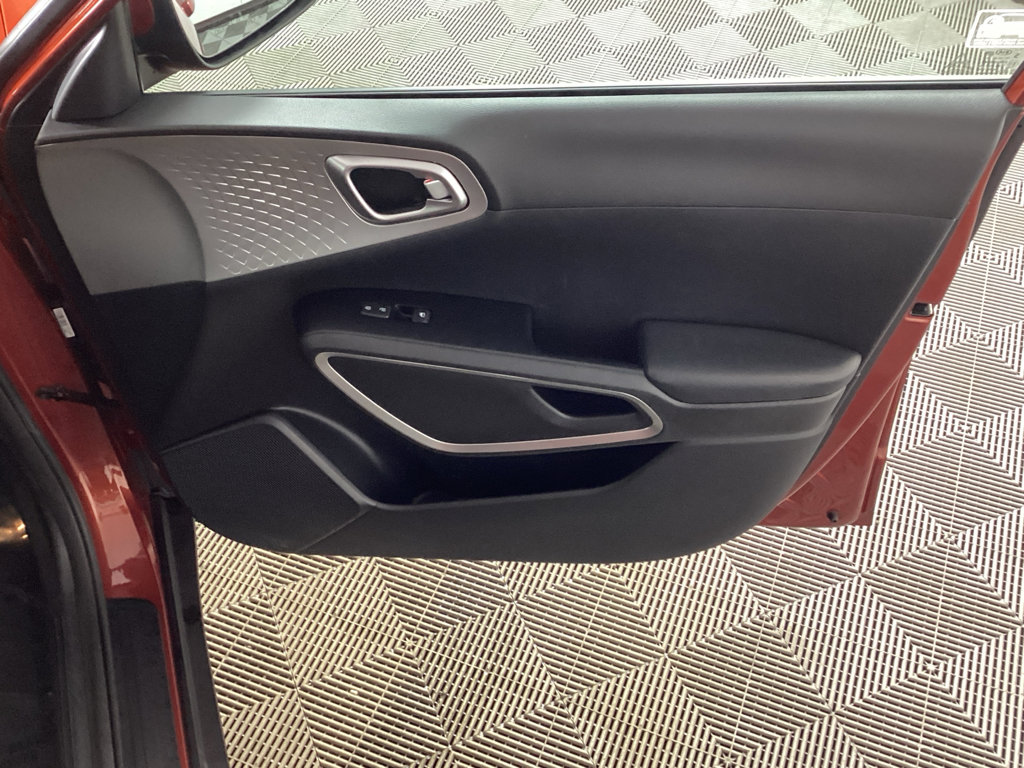 Used 2021 Kia Soul LX image 9