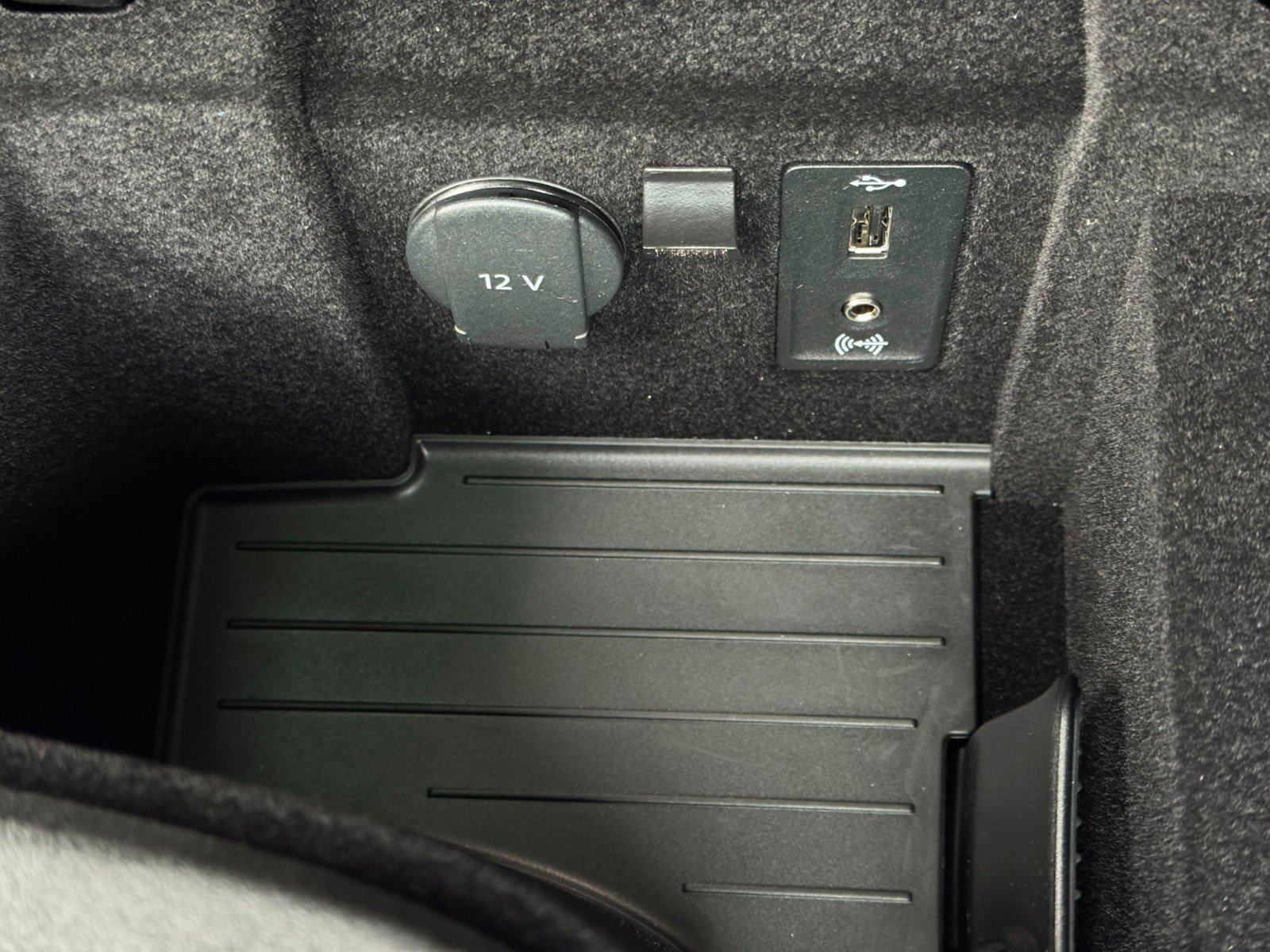 Used 2019 Porsche Panamera GTS image 34