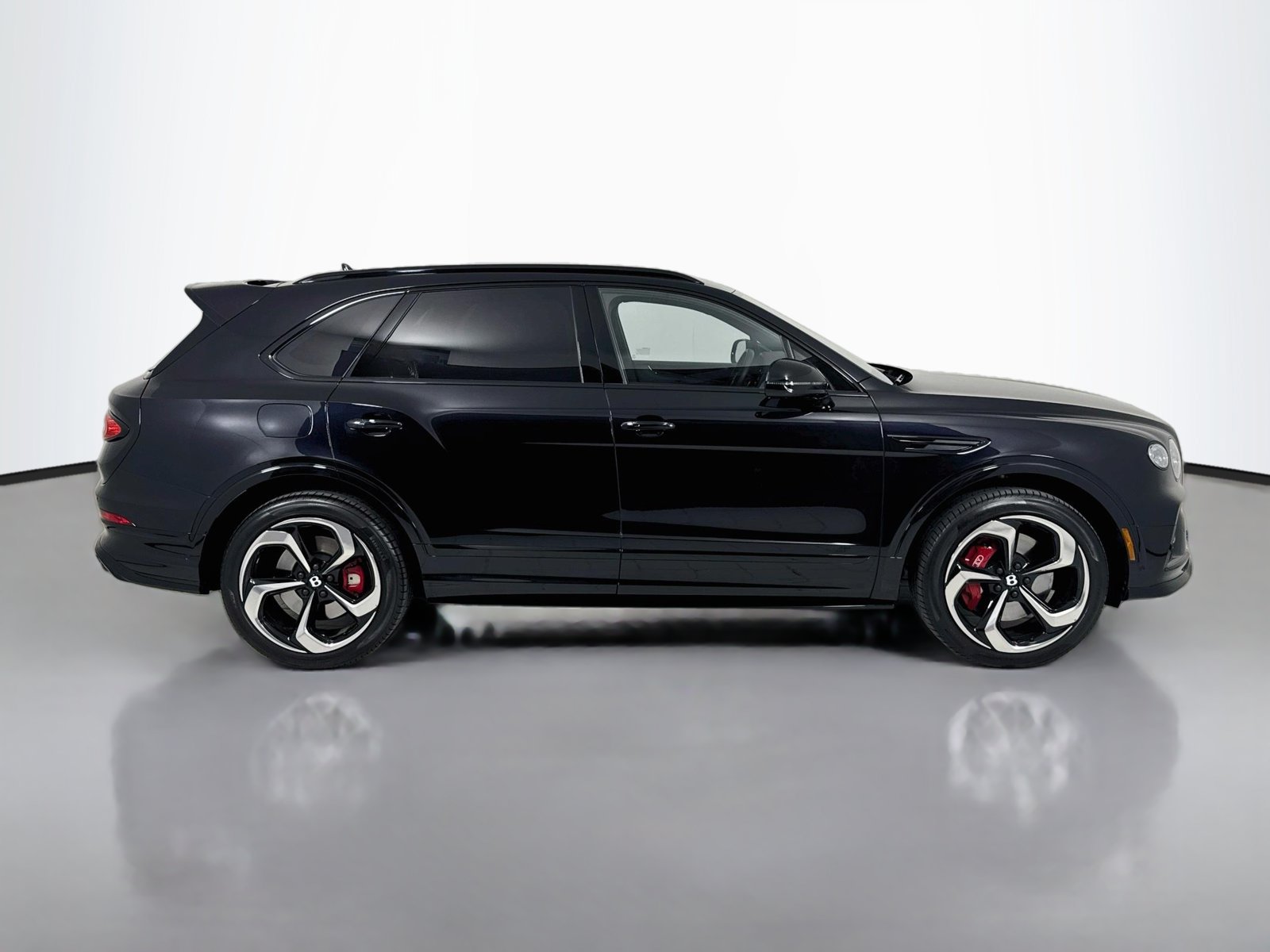 Certified 2023 Bentley Bentayga AWD/4WD image 10